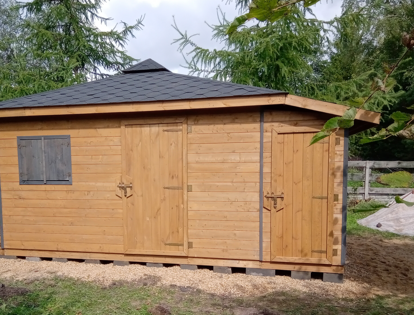 Dārza nojume N4 (4m x 4m) + noliktava