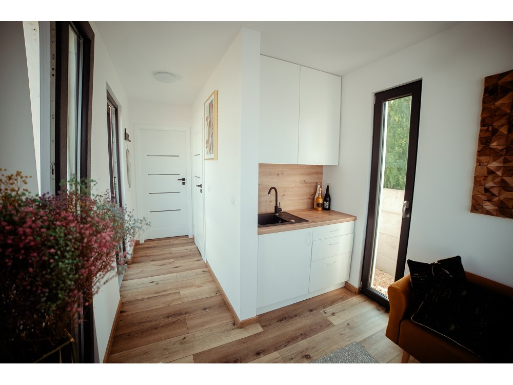 Ridgeway moduļu māja – 8 × 3 m | 24 m²